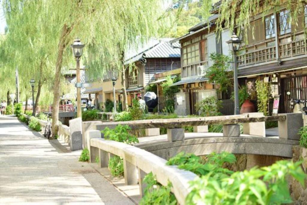 三丁庵 貸別荘 海まで徒歩10分 観光地ペリーロードまで徒歩2分の最高なロケーション 下田を遊び尽くせる貸別荘 無料駐車場もあります2Min Walk To The Perry Road 10Min Walk To The Beach Old Japanese Modern Style House Ngoại thất bức ảnh